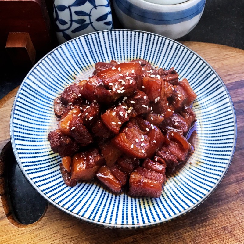 土锅炖红烧肉